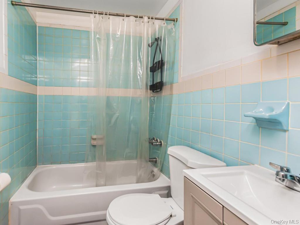 Single Family Phelan Place Bronx, NY 10453, MLS-1033327-32