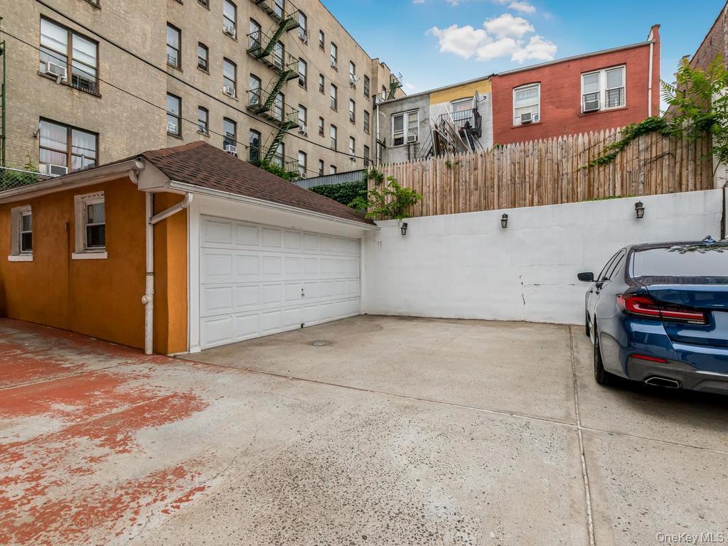 Single Family Phelan Place Bronx, NY 10453, MLS-1033327-40