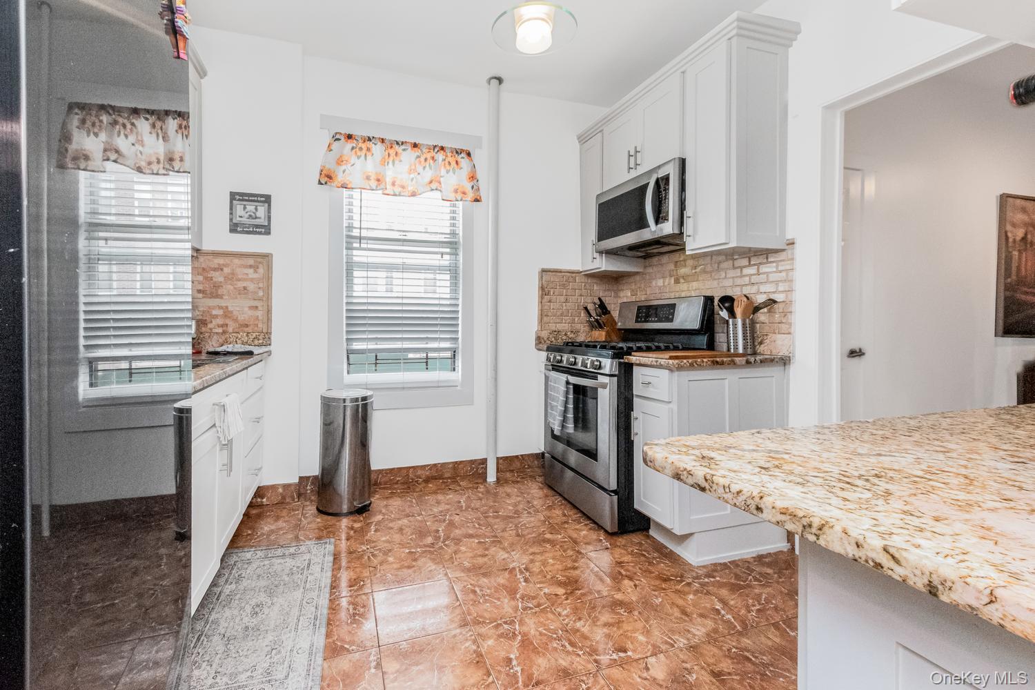 Single Family Phelan Place Bronx, NY 10453, MLS-1033327-6
