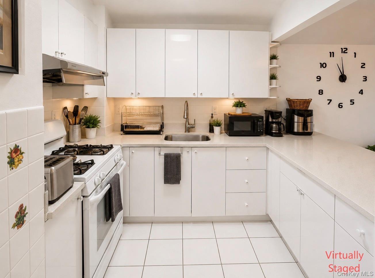 Single Family 83rd Place Queens, NY 11379, MLS-1033345-3