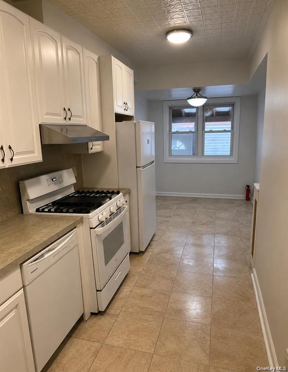 Single Family 67th Avenue  Queens, NY 11374, MLS-1033346-2