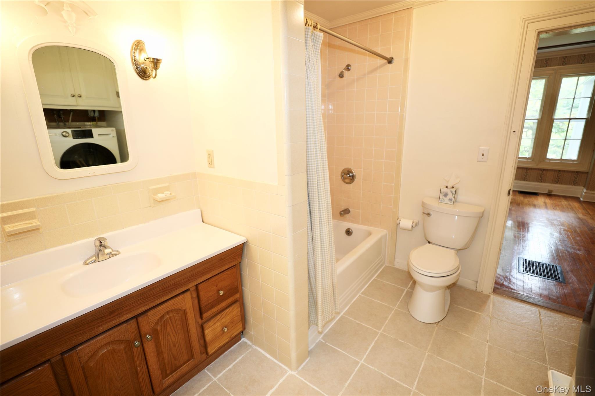 Single Family Morningside Drive  Westchester County, NY 10562, MLS-1033351-16