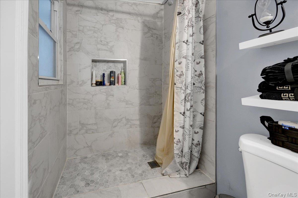Single Family Decatur Avenue Bronx, NY 10458, MLS-1033359-10
