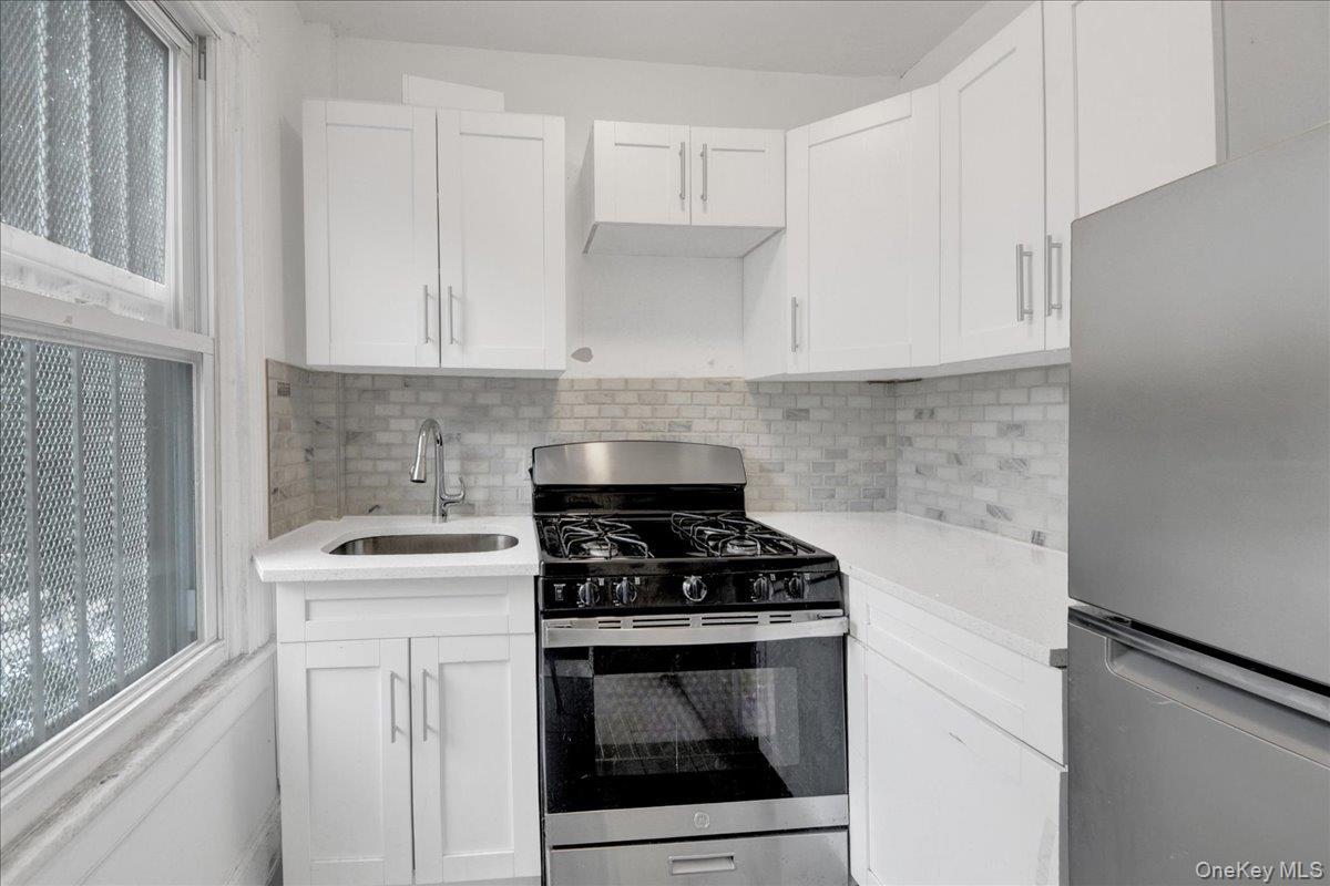 Single Family Decatur Avenue Bronx, NY 10458, MLS-1033359-16