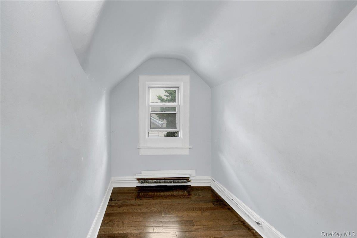 Single Family Decatur Avenue Bronx, NY 10458, MLS-1033359-21