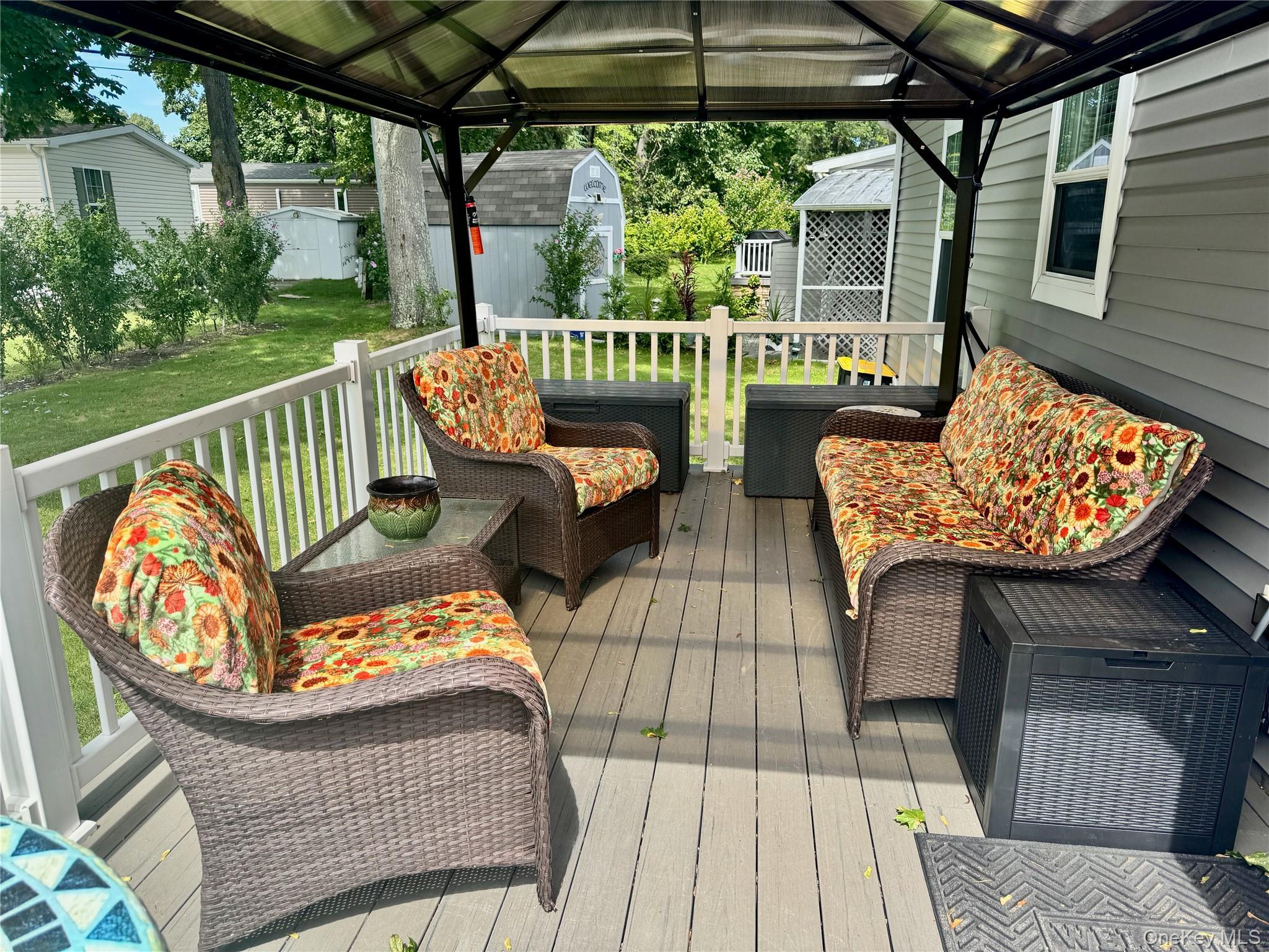 Single Family Old Country Road Suffolk County, NY 11901, MLS-1033380-12