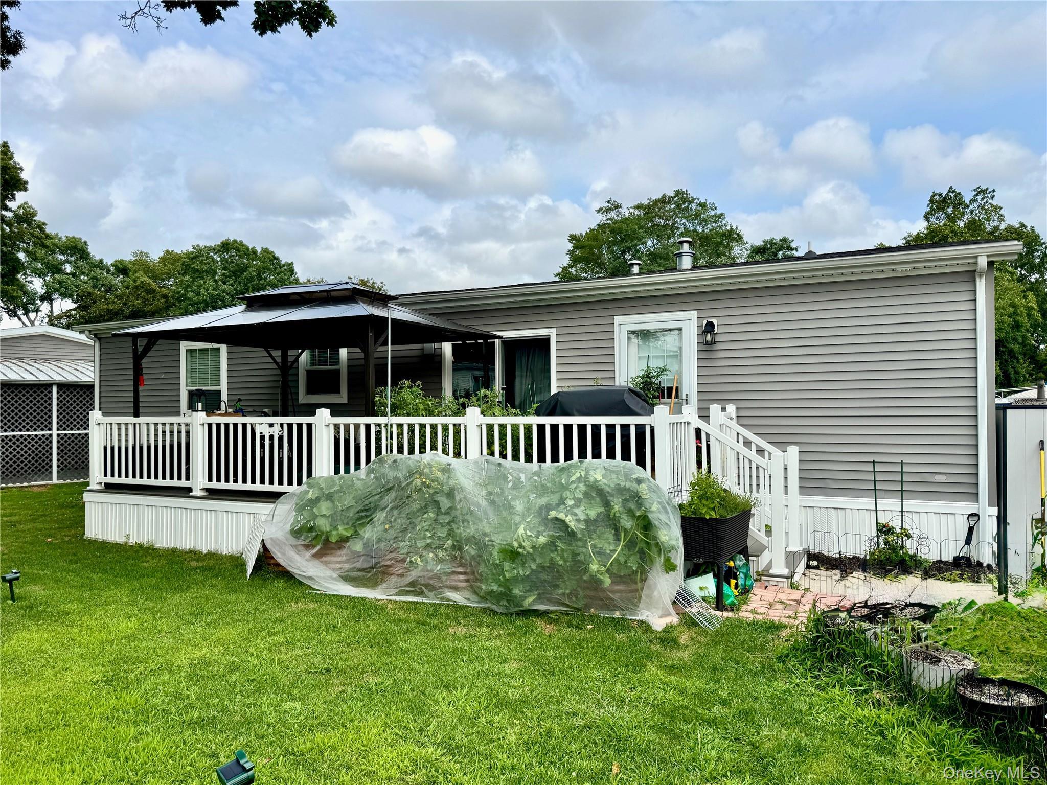 Single Family Old Country Road Suffolk County, NY 11901, MLS-1033380-13
