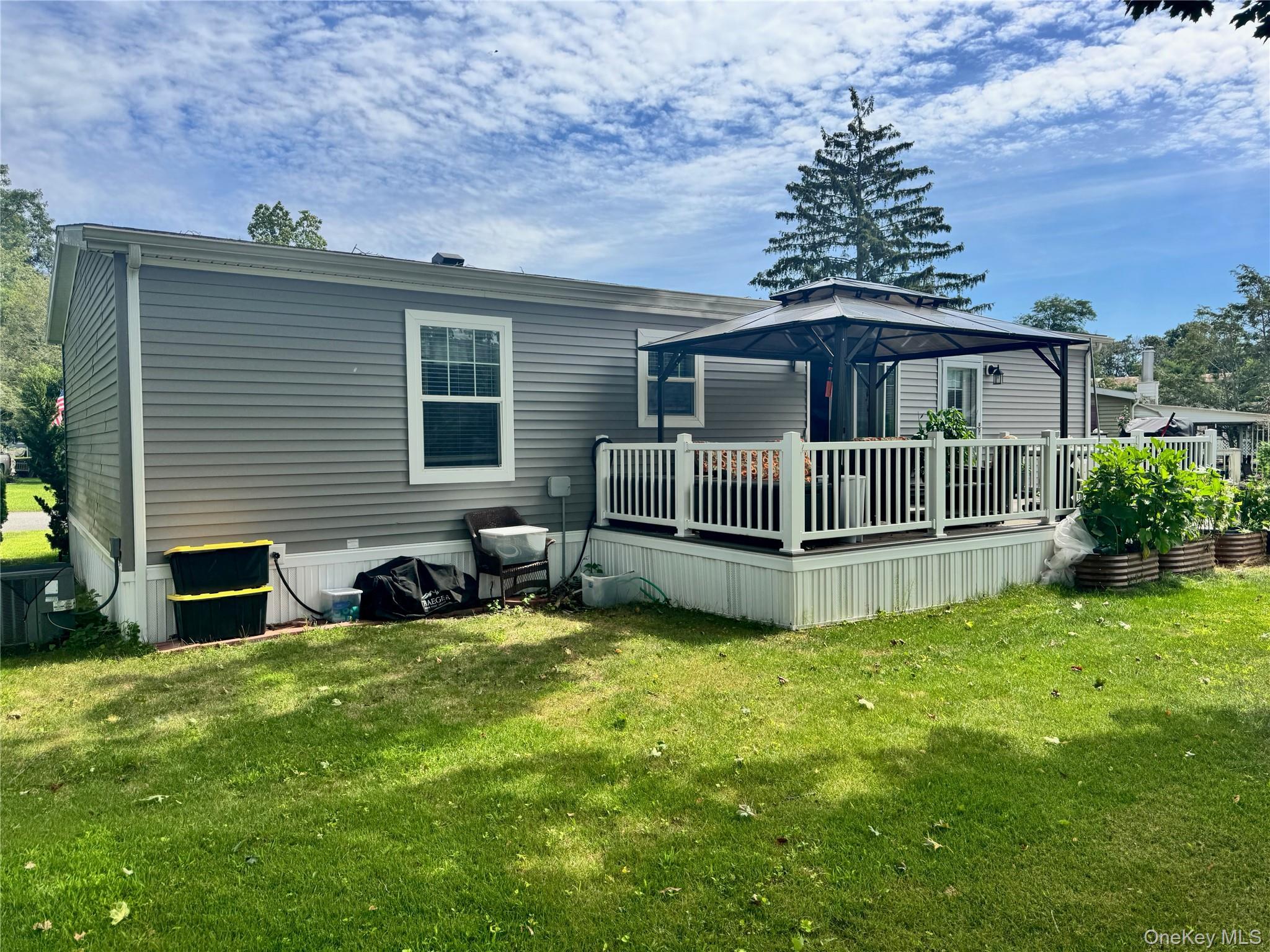 Single Family Old Country Road Suffolk County, NY 11901, MLS-1033380-15