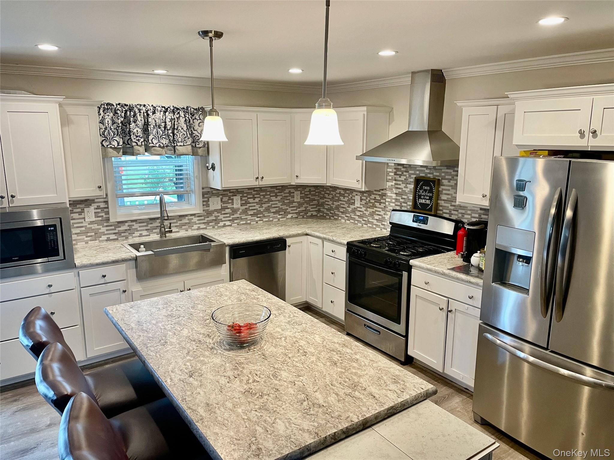 Single Family Old Country Road Suffolk County, NY 11901, MLS-1033380-4
