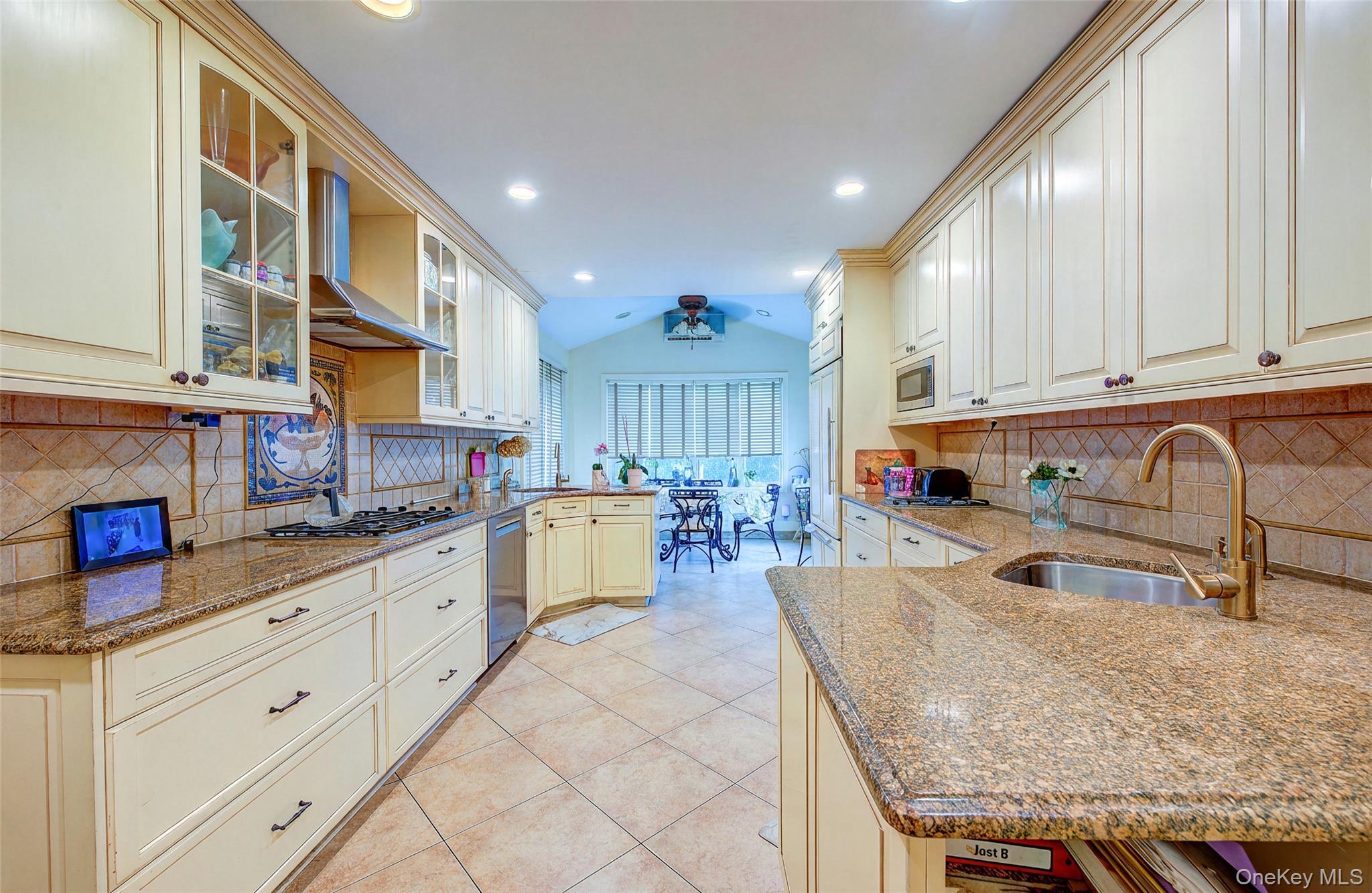 Single Family 174th Street Queens, NY 11366, MLS-1033389-13