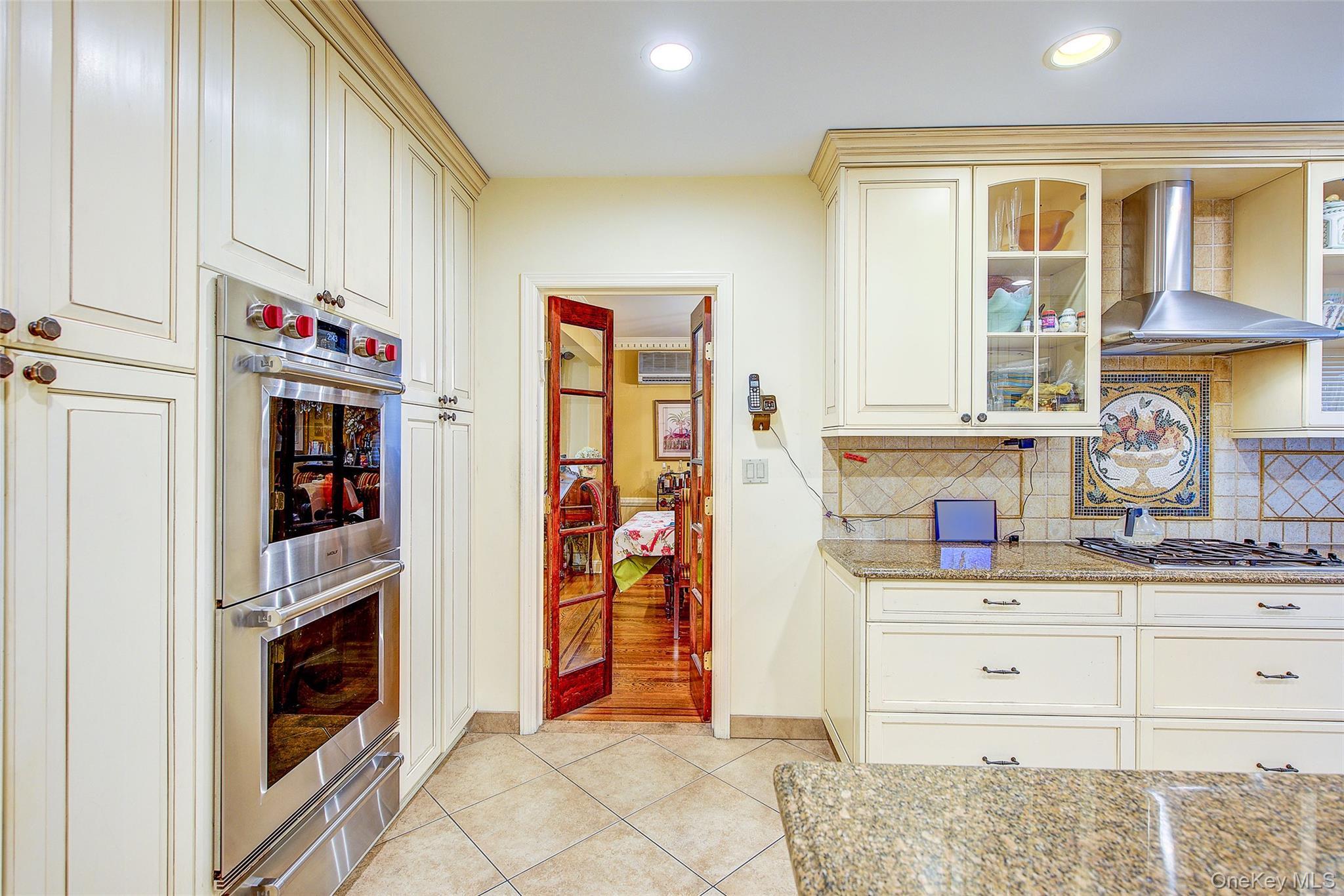 Single Family 174th Street Queens, NY 11366, MLS-1033389-15