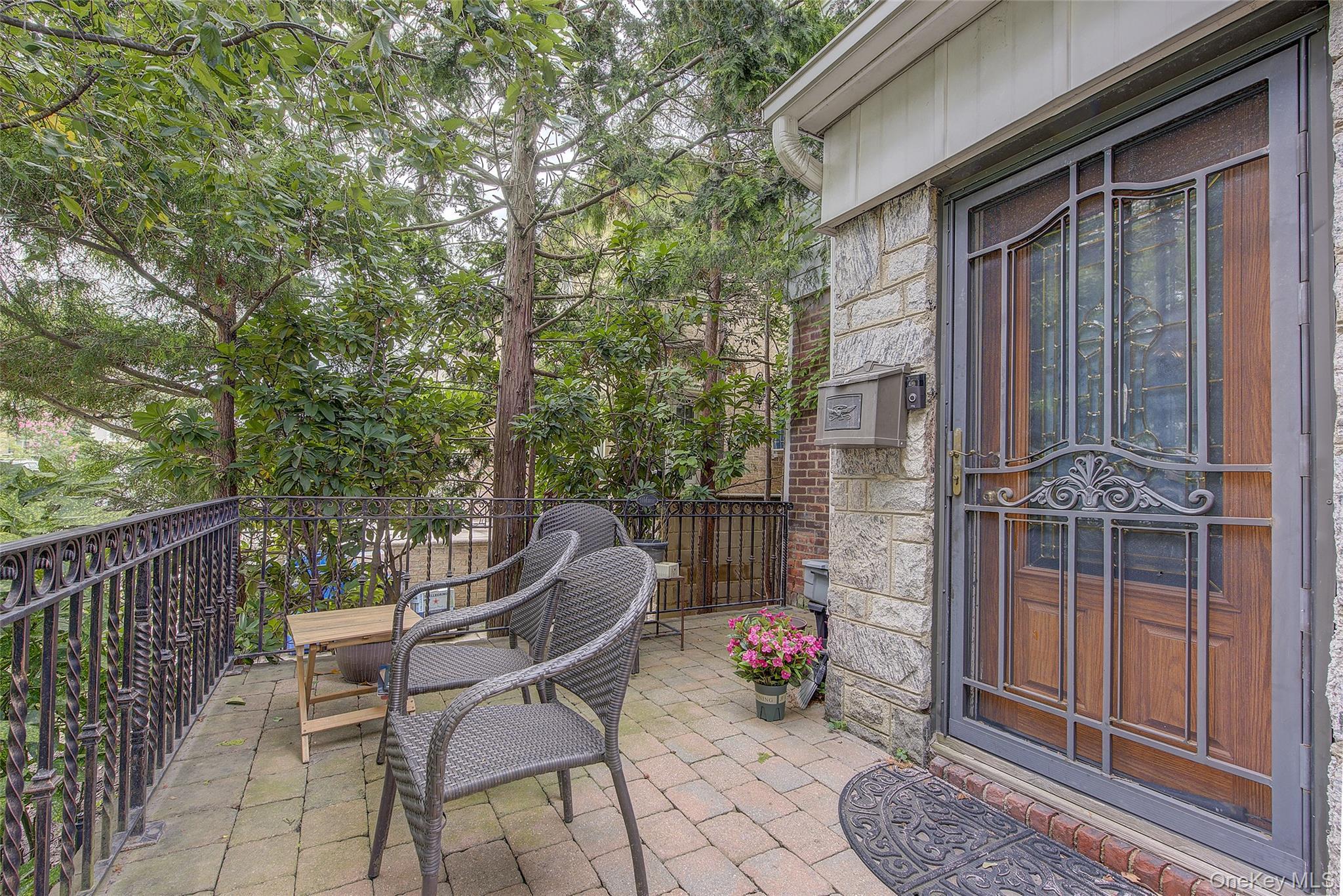 Single Family 174th Street Queens, NY 11366, MLS-1033389-2