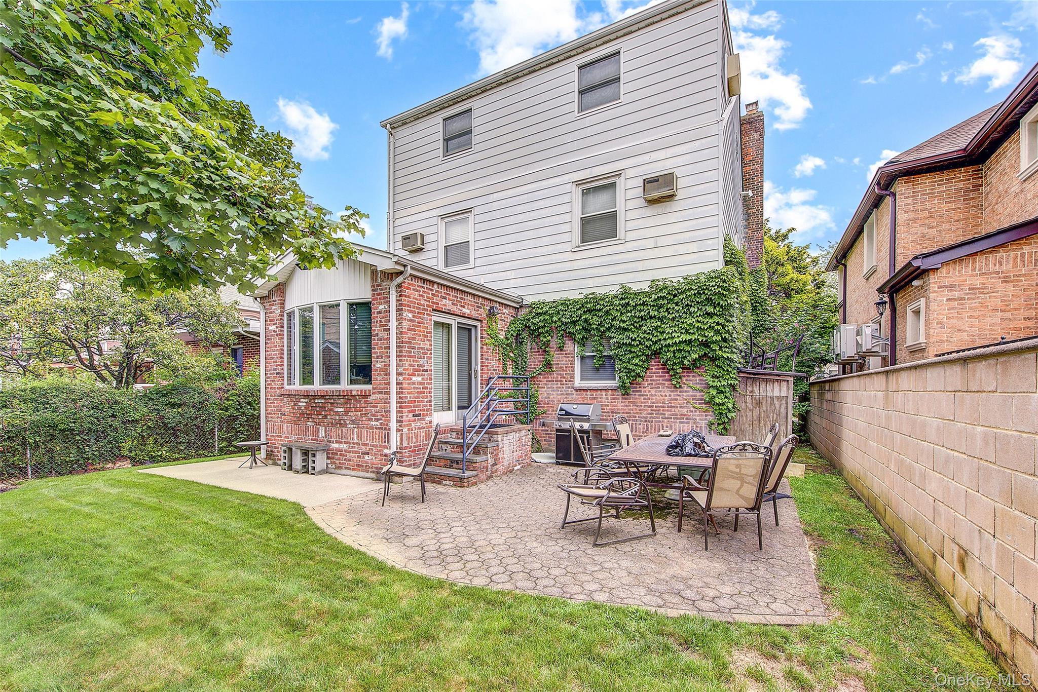 Single Family 174th Street Queens, NY 11366, MLS-1033389-3