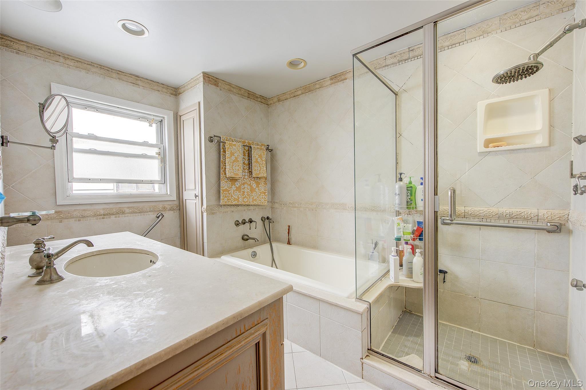 Single Family 174th Street Queens, NY 11366, MLS-1033389-33