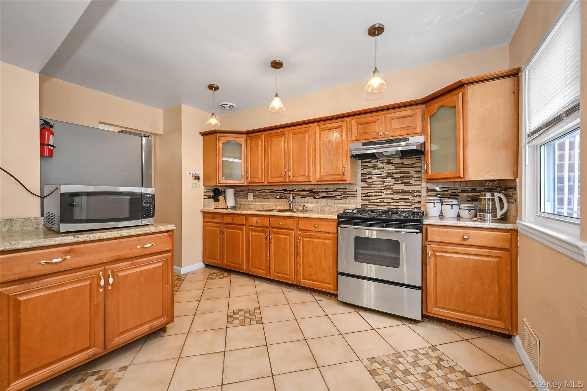 Single Family 147th Avenue  Queens, NY 11422, MLS-1033401-7