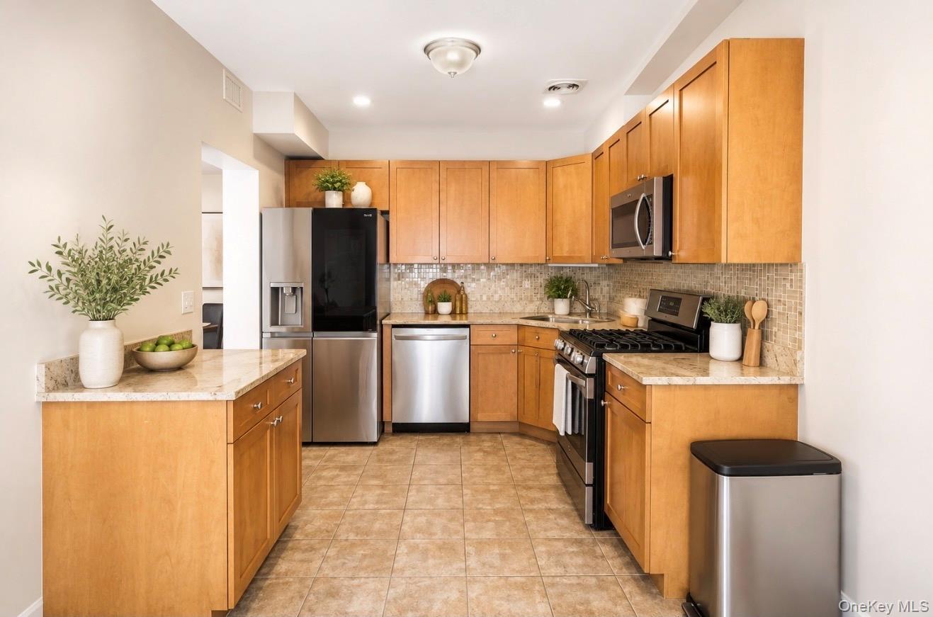 Condo Royce Street Brooklyn, NY 11234, MLS-1033412-2