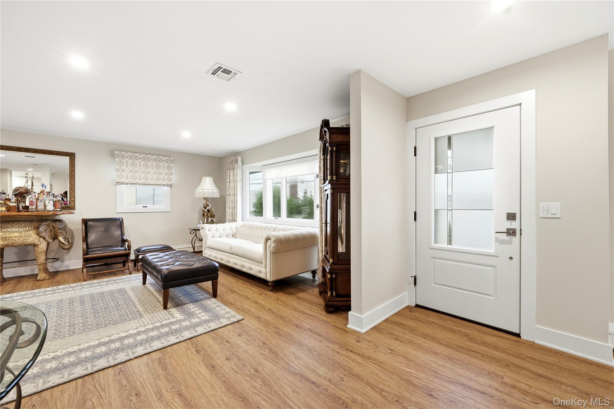 Single Family S 6th Street Suffolk County, NY 11757, MLS-1033421-10