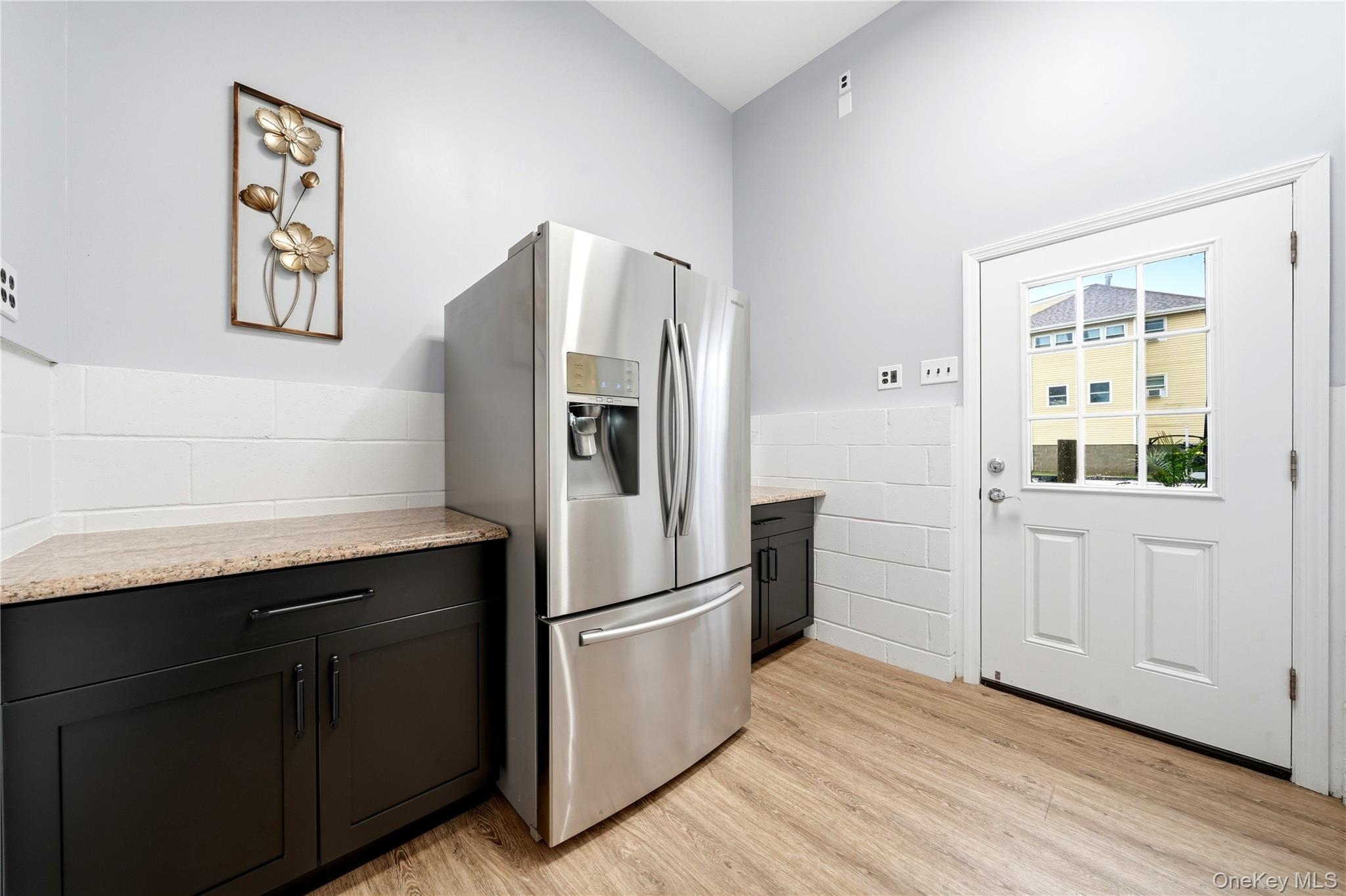 Single Family S 6th Street Suffolk County, NY 11757, MLS-1033421-30