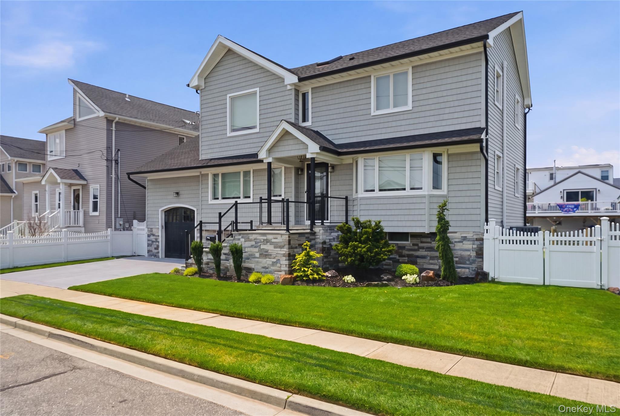 Single Family S 6th Street Suffolk County, NY 11757, MLS-1033421-6