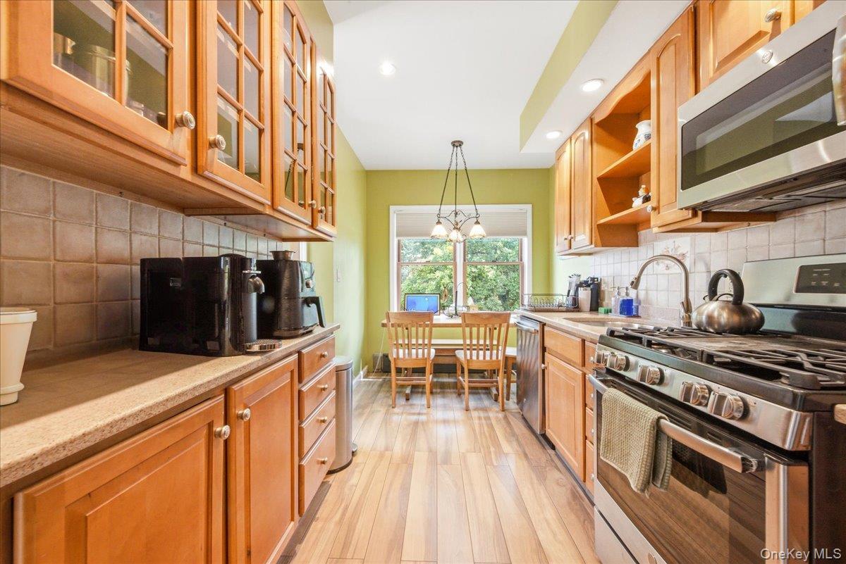 Single Family 67th Road Queens, NY 11374, MLS-1033434-16