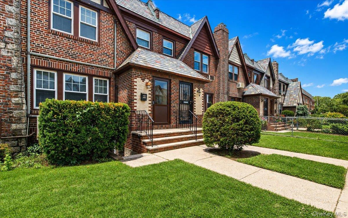 Single Family 67th Road Queens, NY 11374, MLS-1033434-2