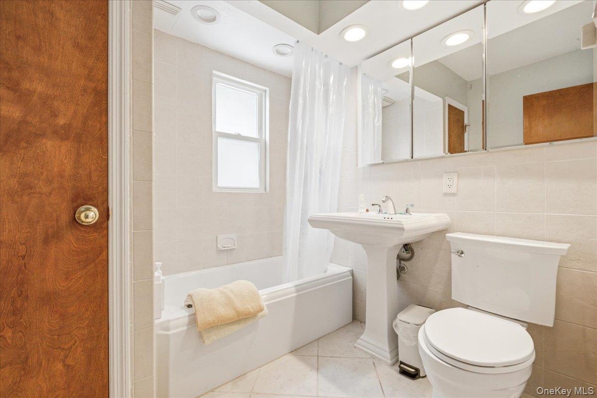 Single Family 67th Road Queens, NY 11374, MLS-1033434-33