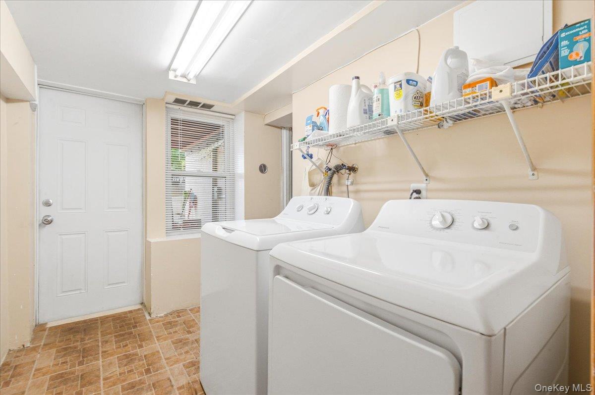 Single Family 67th Road Queens, NY 11374, MLS-1033434-37