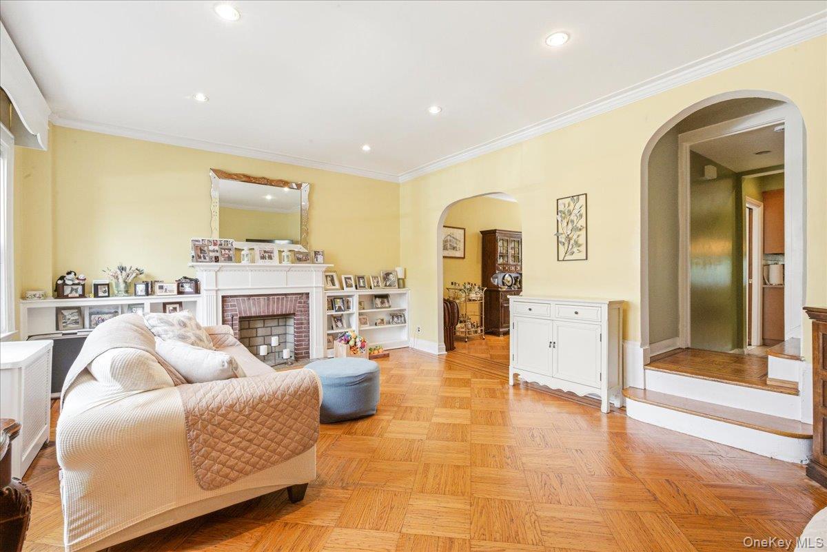 Single Family 67th Road Queens, NY 11374, MLS-1033434-8
