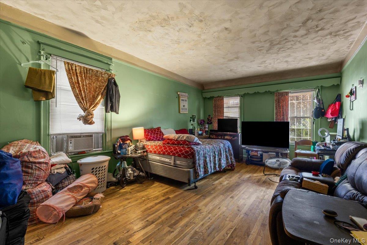 Single Family E 219th Street Bronx, NY 10467, MLS-1033439-15