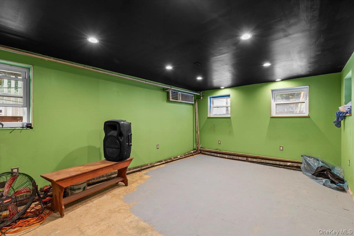 Single Family E 219th Street Bronx, NY 10467, MLS-1033439-20