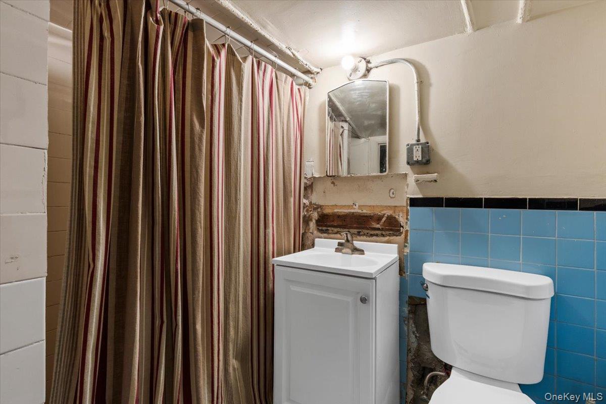 Single Family E 219th Street Bronx, NY 10467, MLS-1033439-21