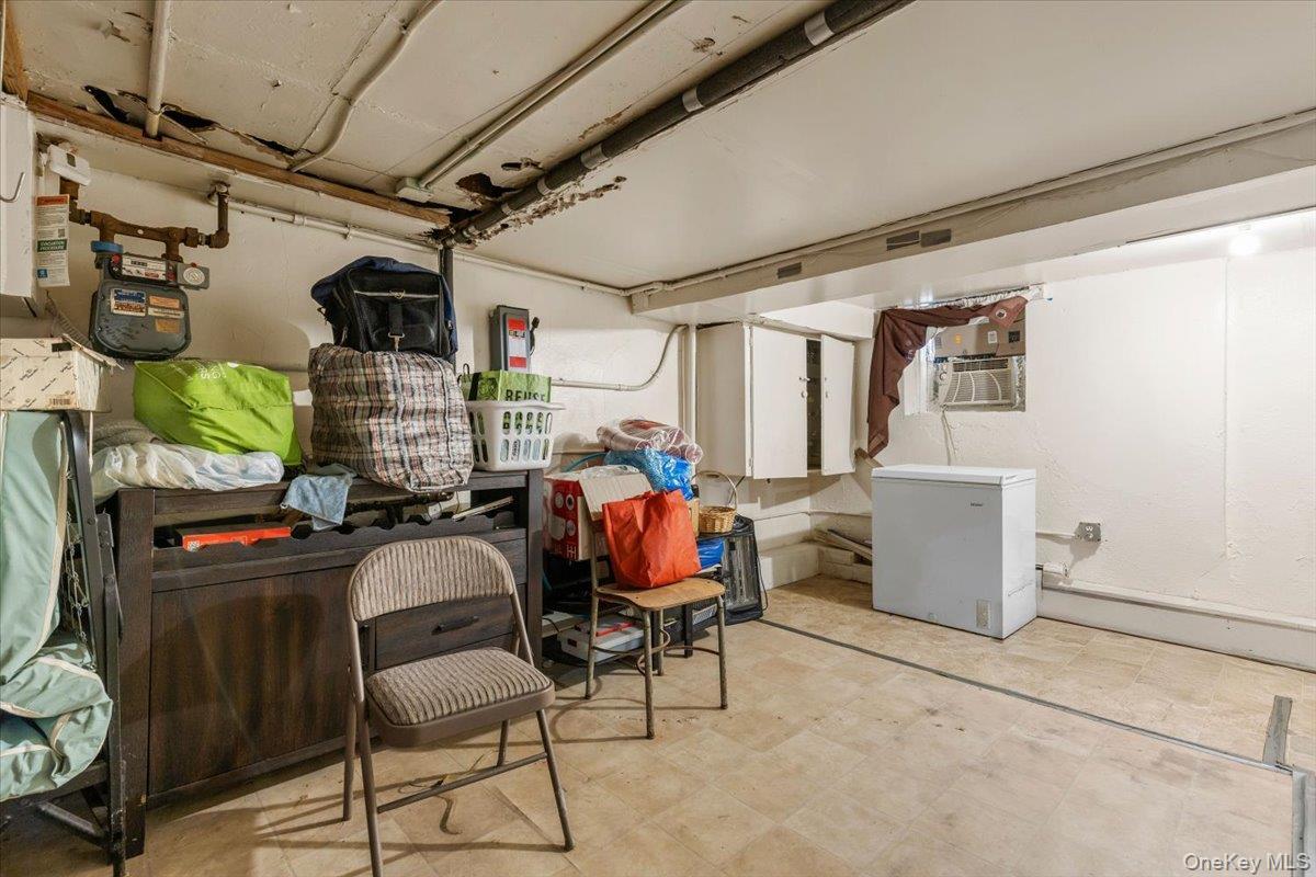Single Family E 219th Street Bronx, NY 10467, MLS-1033439-22