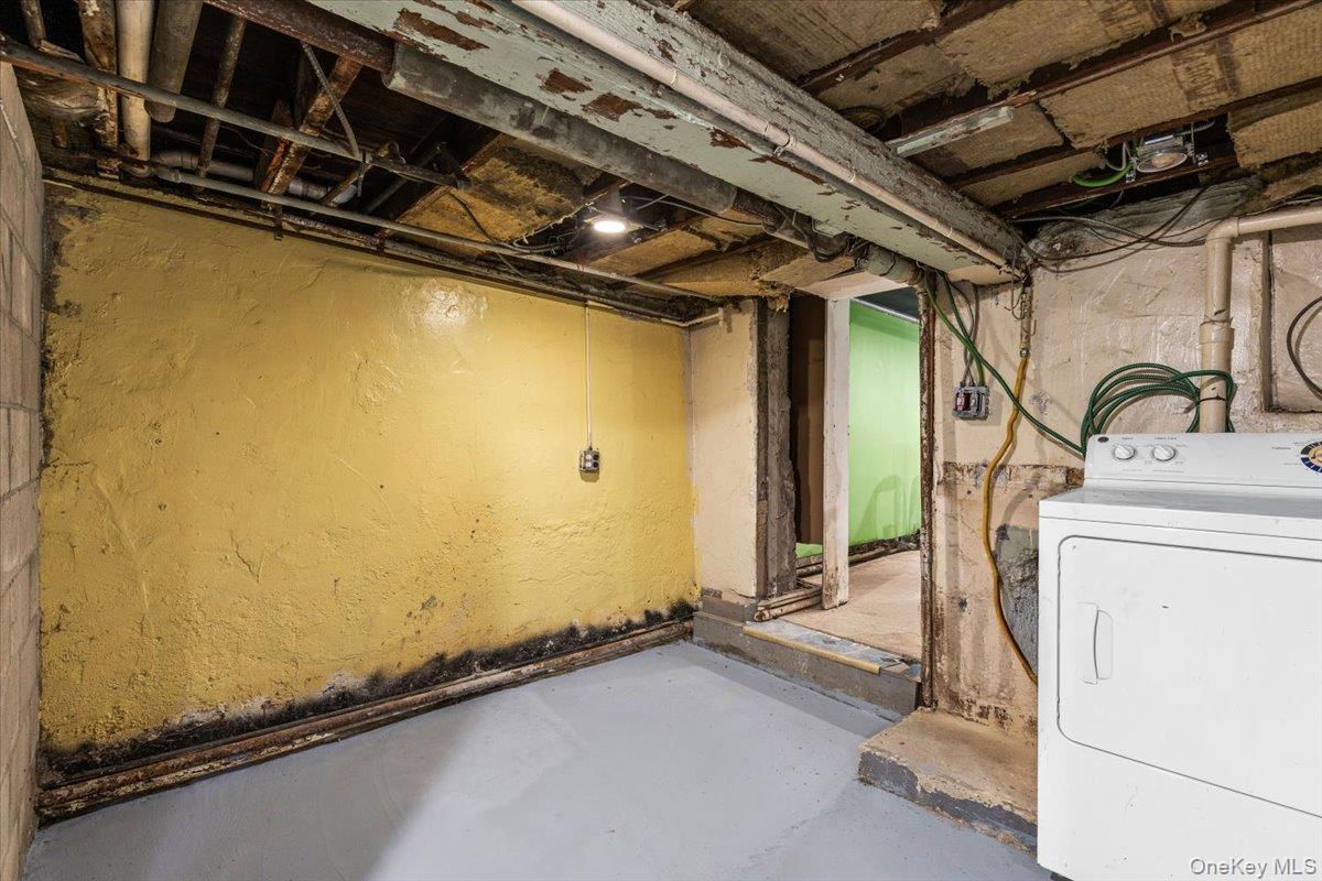 Single Family E 219th Street Bronx, NY 10467, MLS-1033439-23