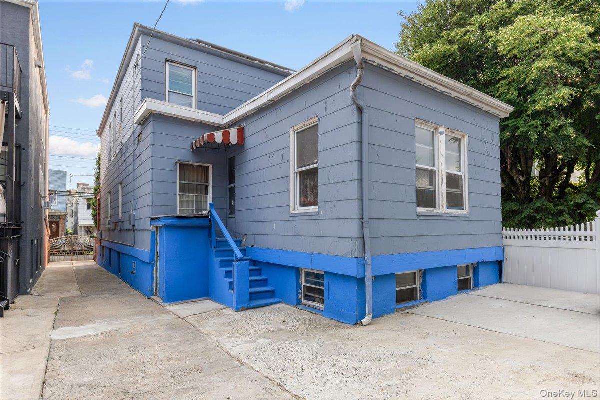 Single Family E 219th Street Bronx, NY 10467, MLS-1033439-25