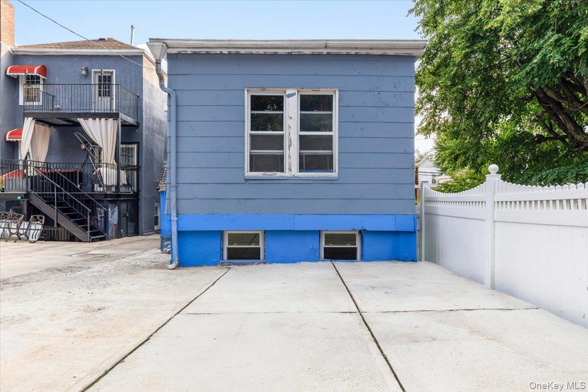 Single Family E 219th Street  Bronx, NY 10467, MLS-1033439-26
