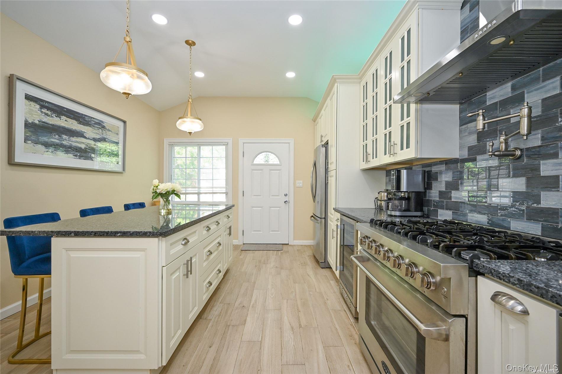 Single Family 233rd Street Queens, NY 11422, MLS-1033453-10