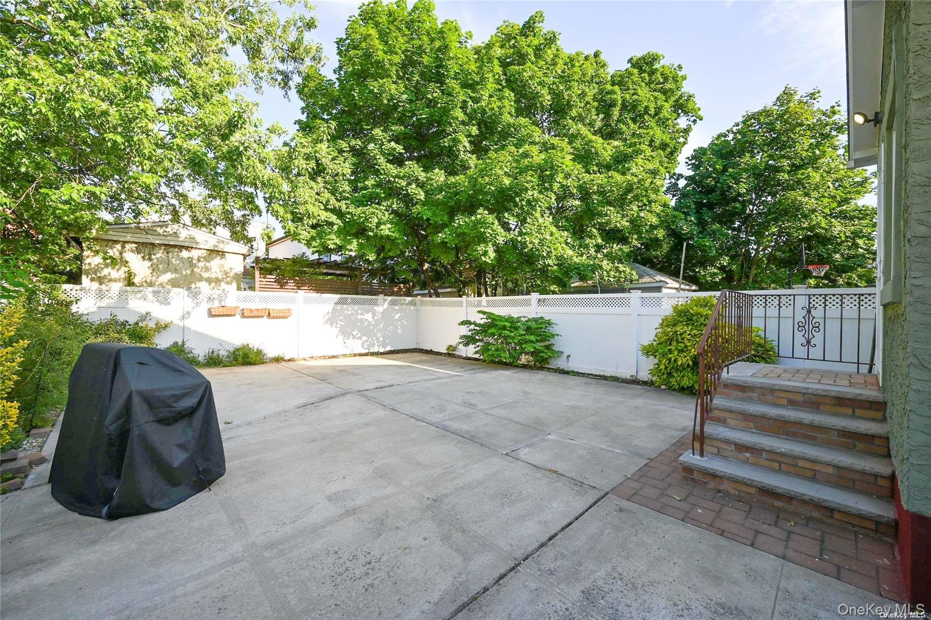 Single Family 233rd Street Queens, NY 11422, MLS-1033453-24