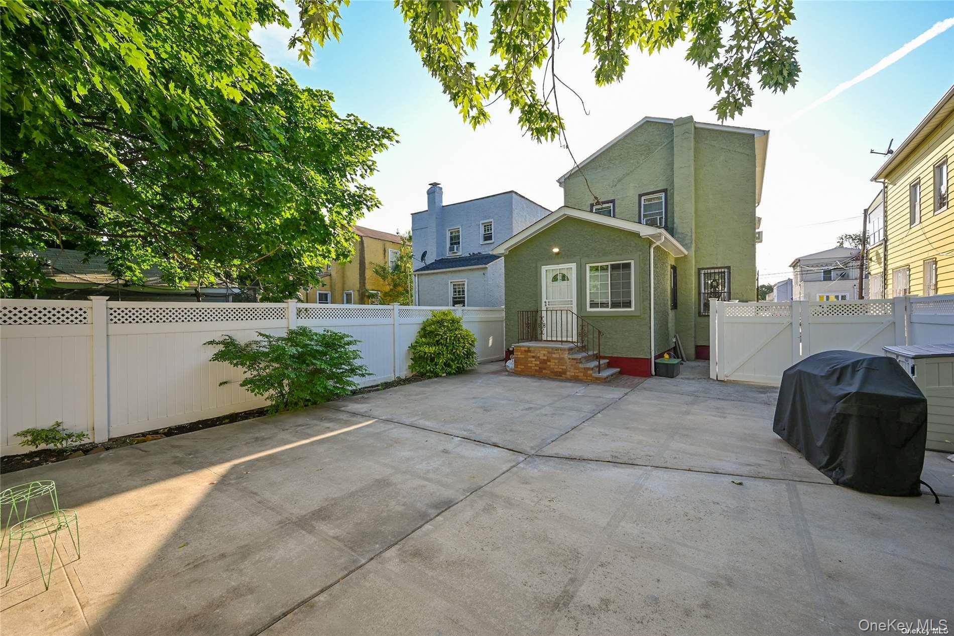 Single Family 233rd Street Queens, NY 11422, MLS-1033453-26