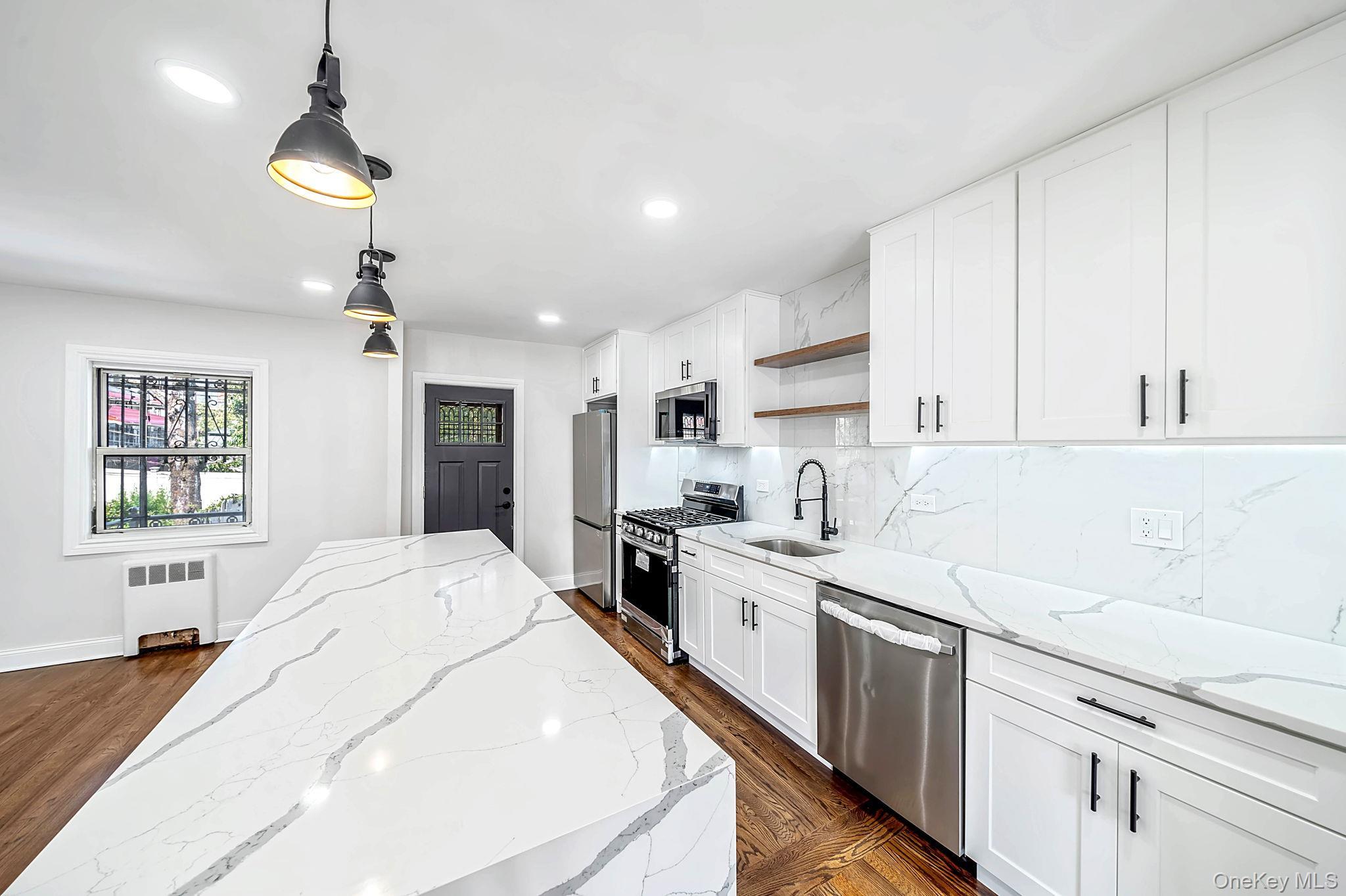 Single Family Paulding Avenue Bronx, NY 10466, MLS-1033479-15