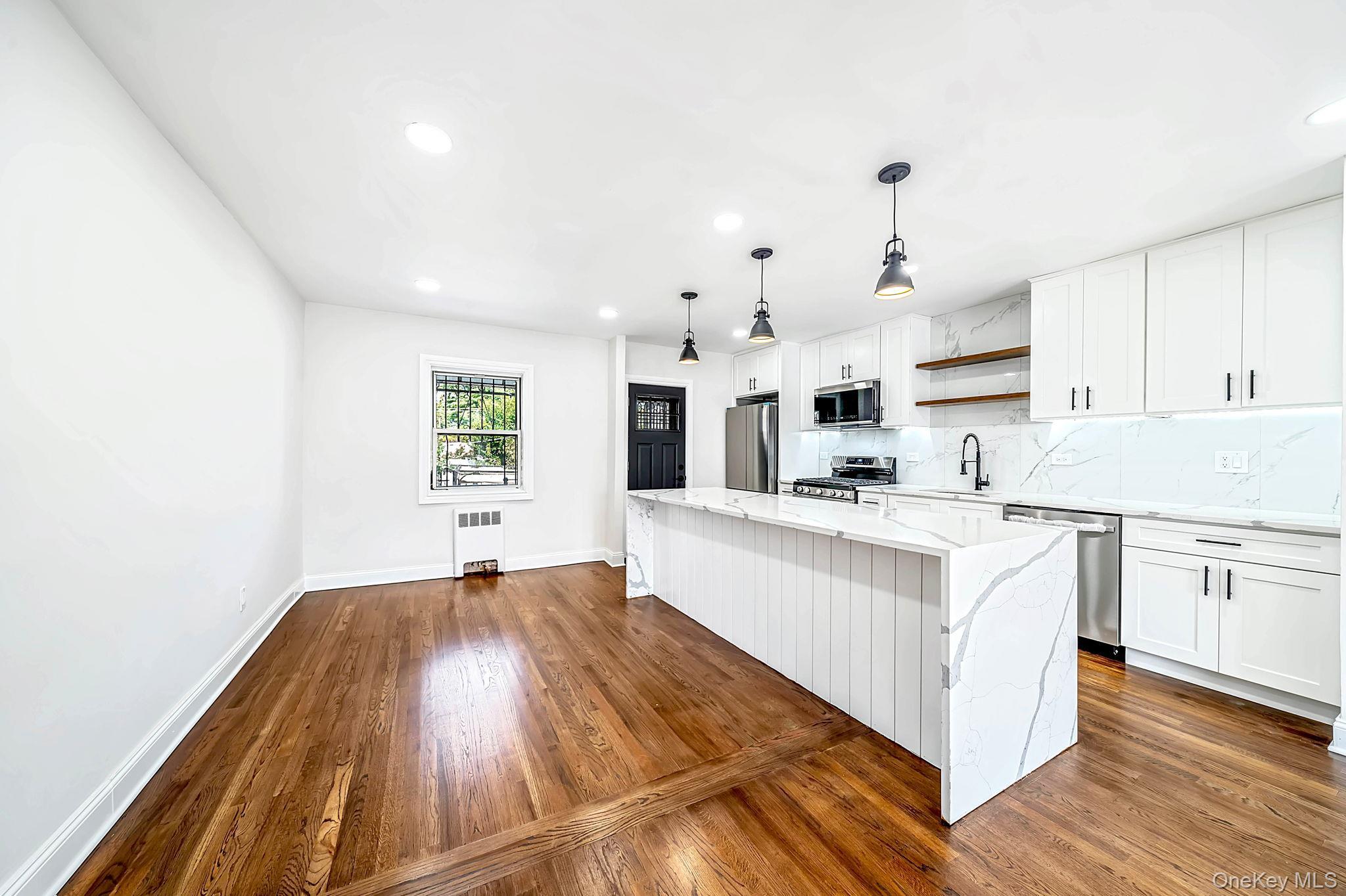 Single Family Paulding Avenue Bronx, NY 10466, MLS-1033479-16