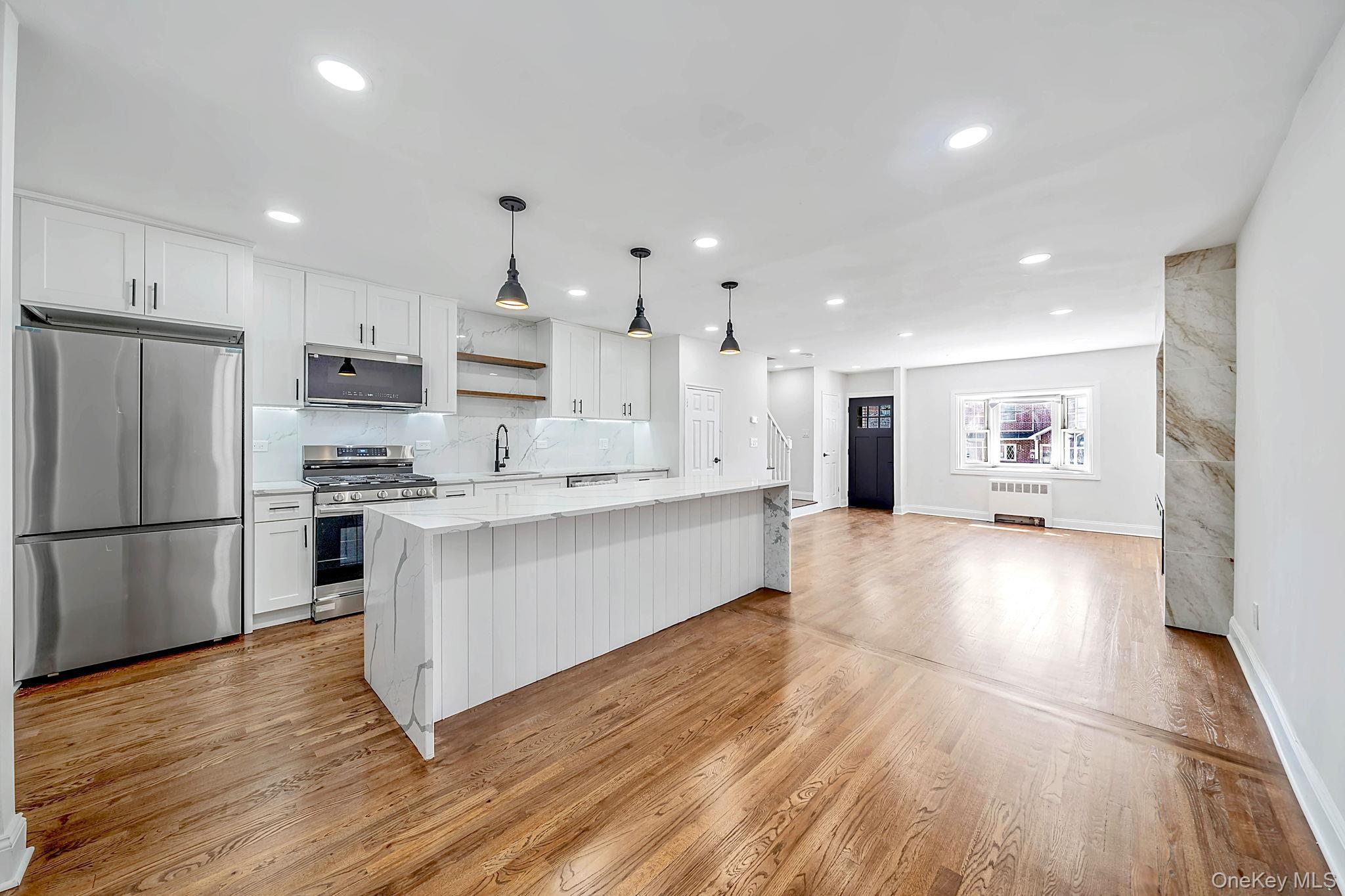 Single Family Paulding Avenue Bronx, NY 10466, MLS-1033479-17