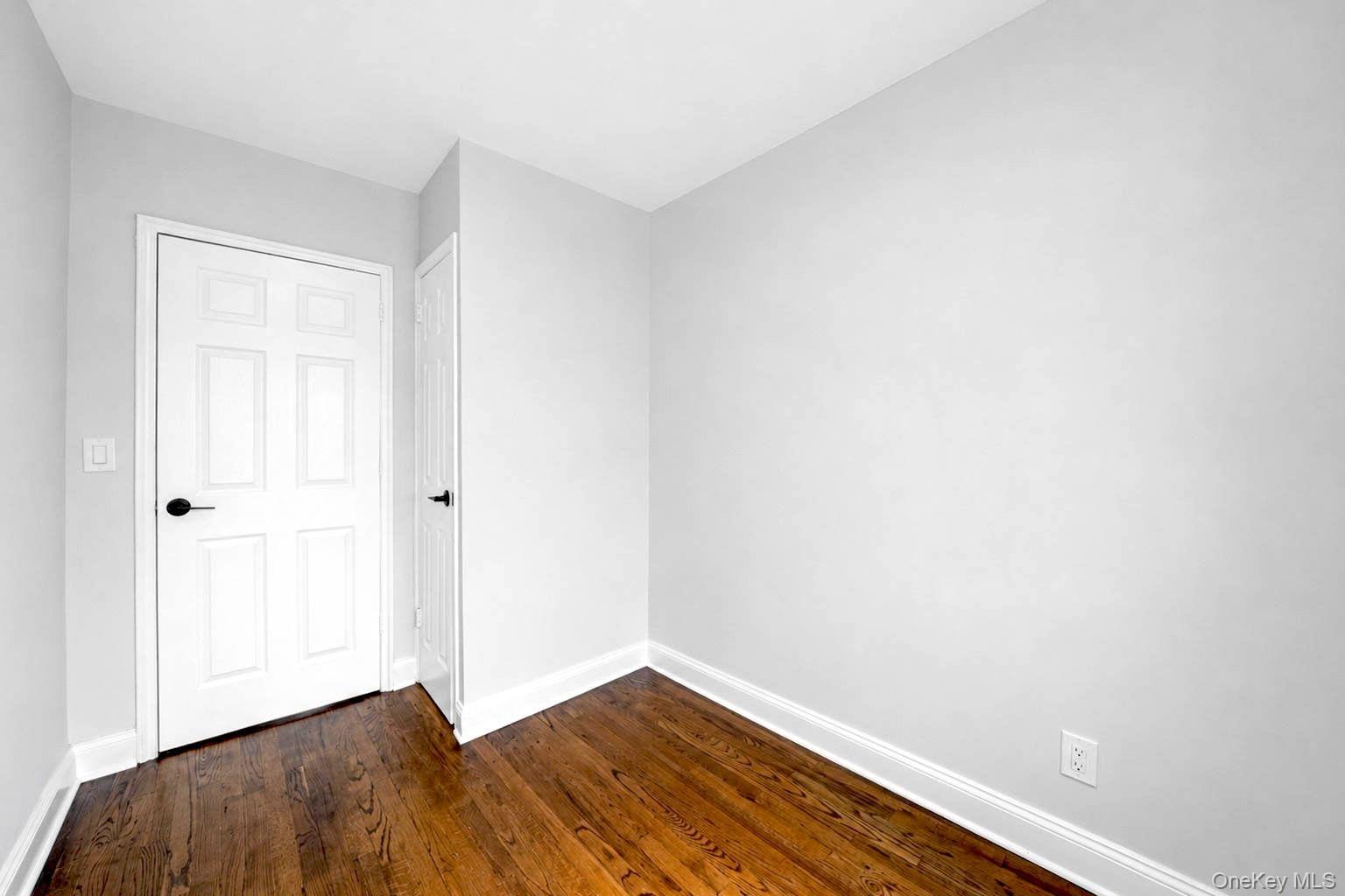 Single Family Paulding Avenue Bronx, NY 10466, MLS-1033479-24