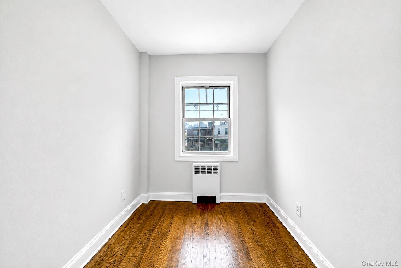 Single Family Paulding Avenue Bronx, NY 10466, MLS-1033479-26