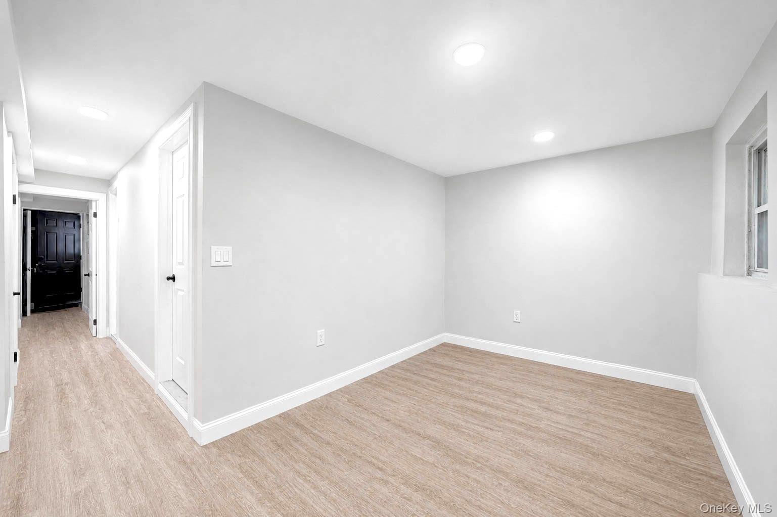 Single Family Paulding Avenue Bronx, NY 10466, MLS-1033479-31