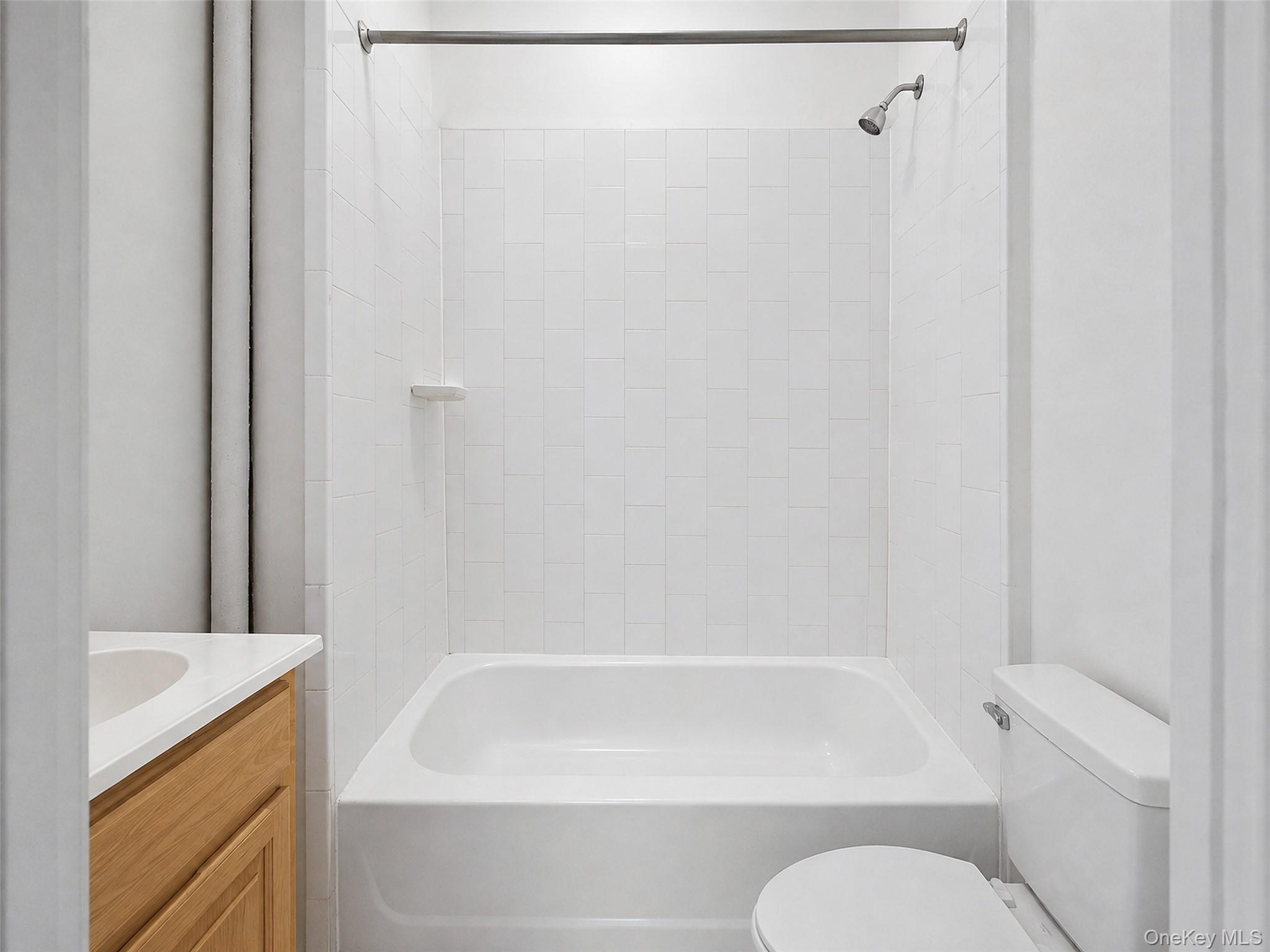 Single Family Myrtle Avenue Queens, NY 11385, MLS-1033485-18