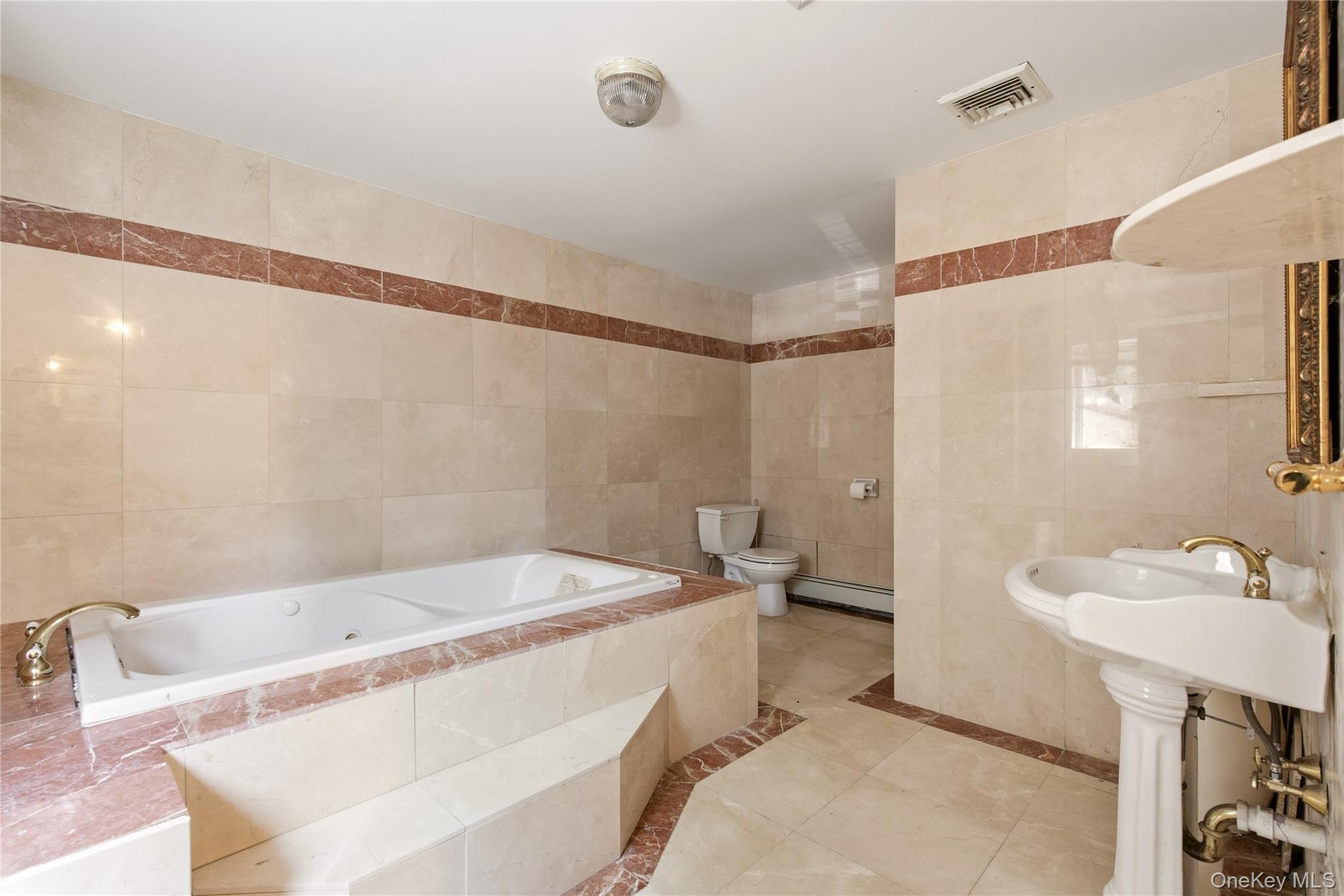 Single Family W Shore Road  Nassau County, NY 11765, MLS-1033511-38