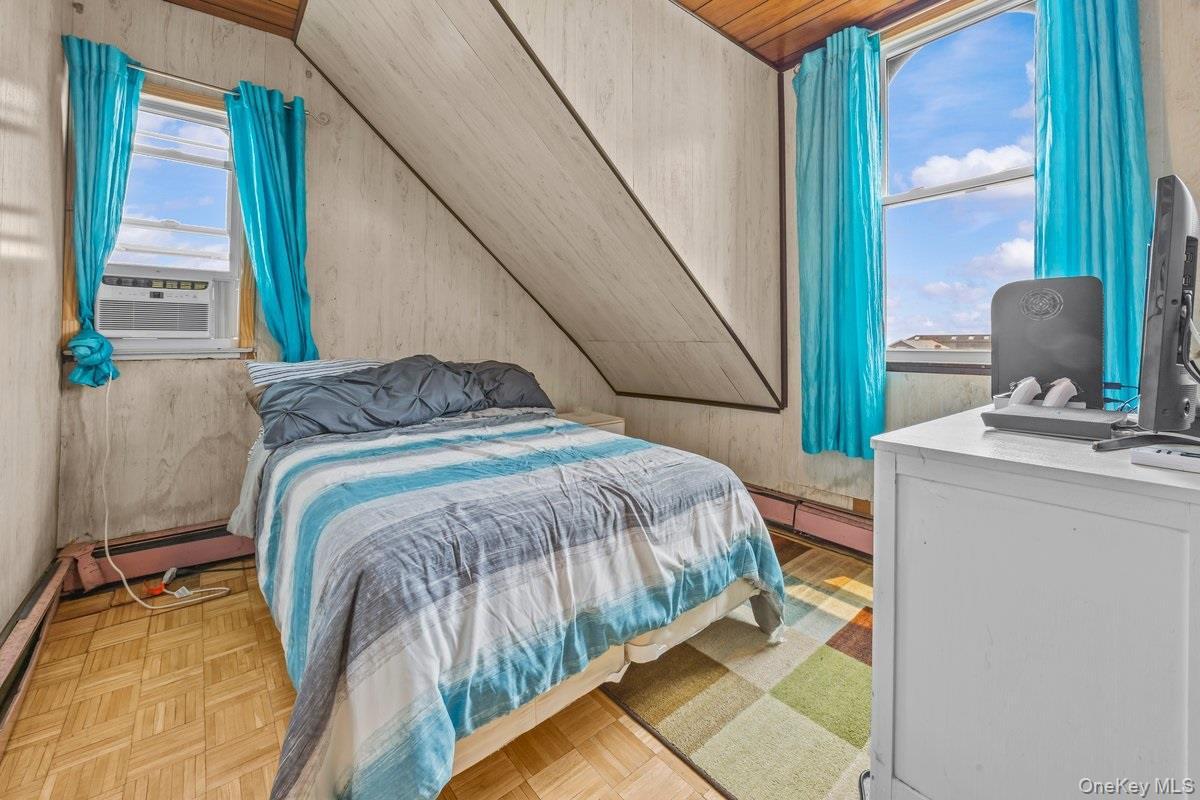 Single Family Beach 137th Street  Queens, NY 11694, MLS-1033528-24