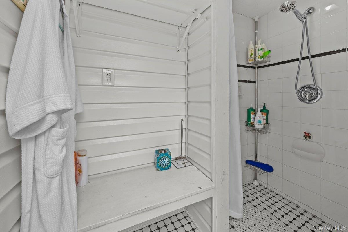 Single Family Beach 137th Street  Queens, NY 11694, MLS-1033528-40