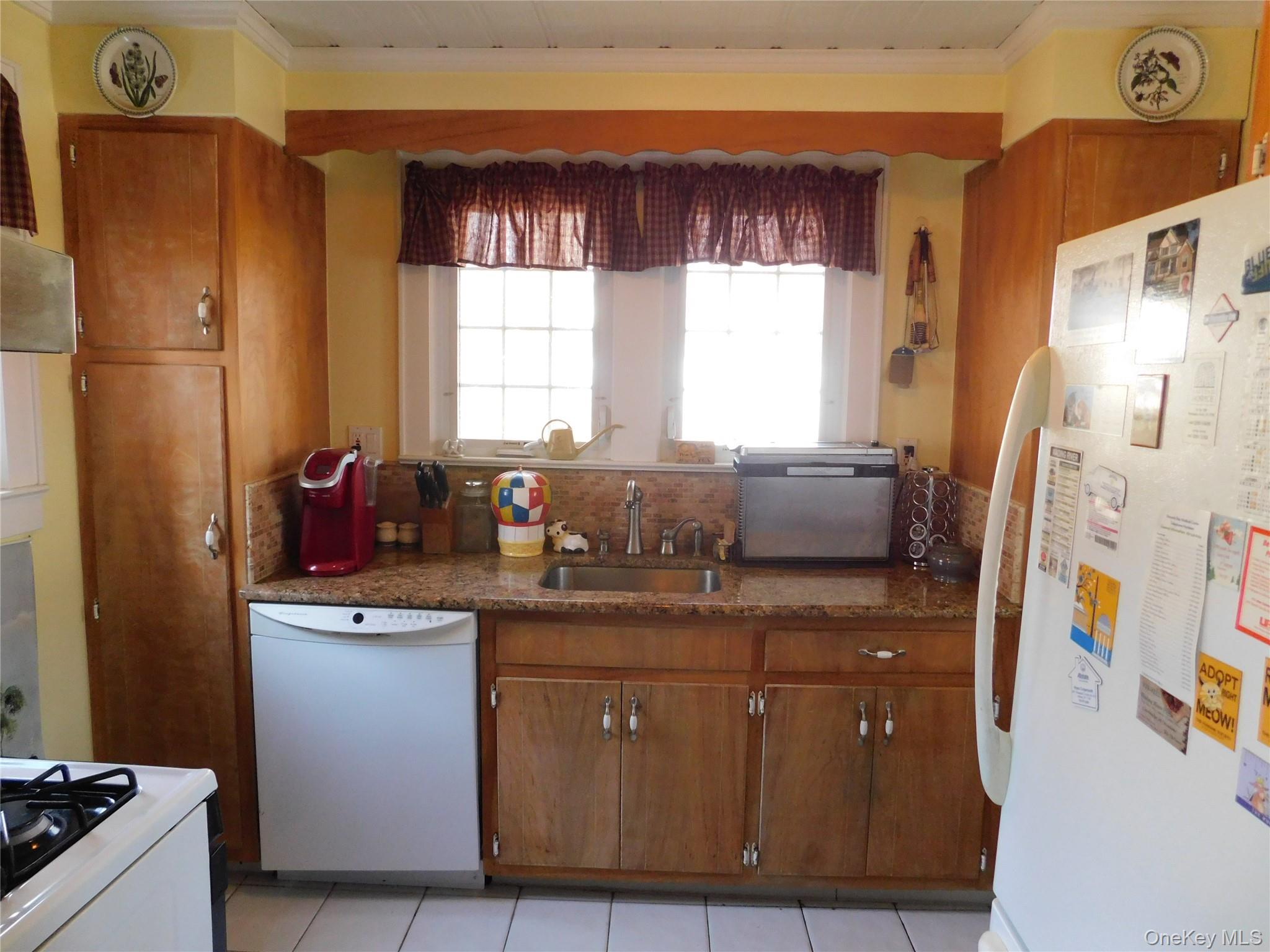 Single Family Cedar Road Suffolk County, NY 11792, MLS-1033537-14