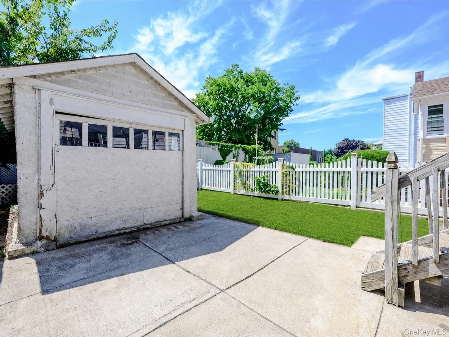 Single Family Edison Avenue Bronx, NY 10465, MLS-1033555-24